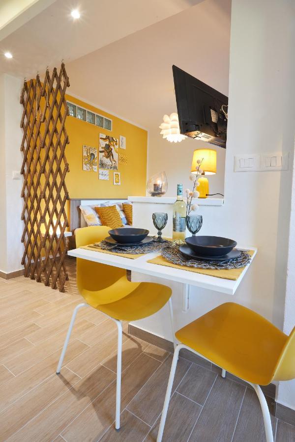Apartment Yellow Porec Exterior photo