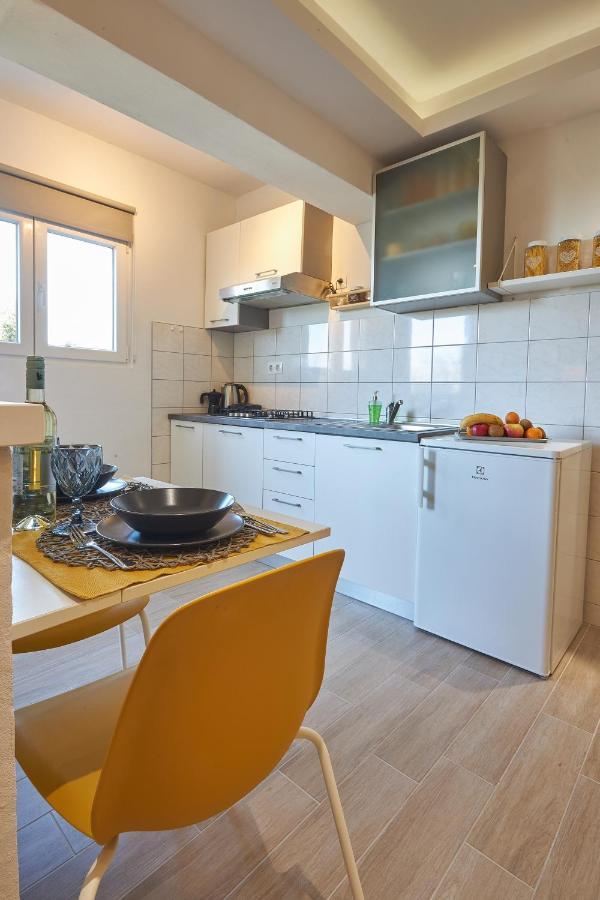Apartment Yellow Porec Exterior photo