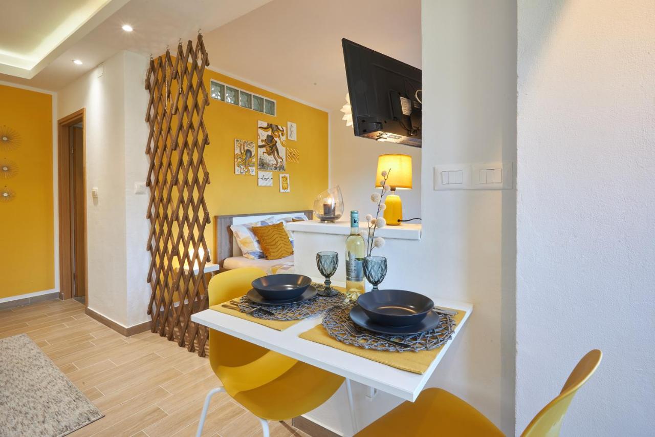 Apartment Yellow Porec Exterior photo