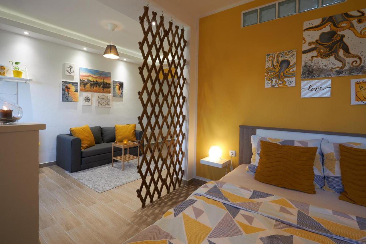 Apartment Yellow Porec Exterior photo